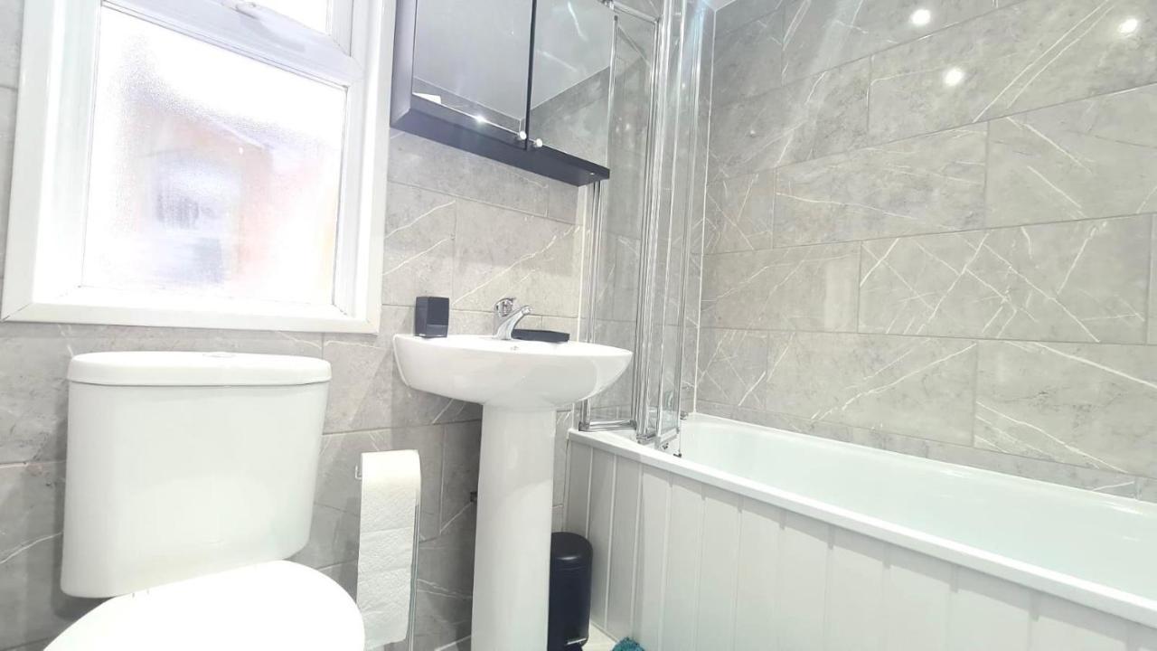 لندن Cosy Room In Manor Park المظهر الخارجي الصورة